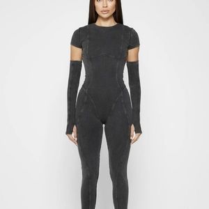 Maniere De Voir CAP SLEEVE CONTOUR JUMPSUIT - WASHED GREY